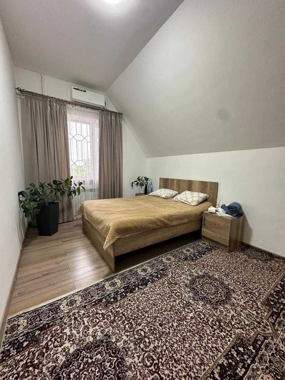 Amanat Guest House Bishkek Exterior photo